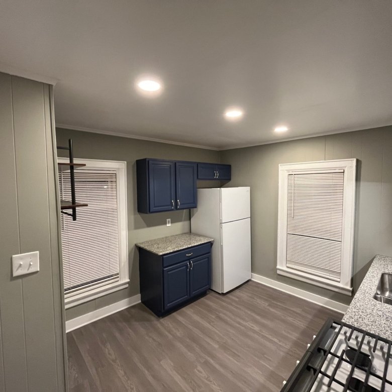 Picture 4 of 563 upper apartment